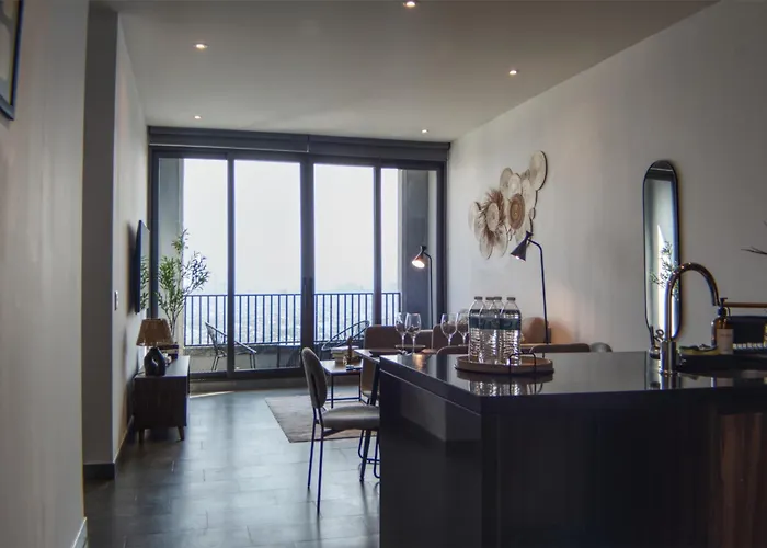 Luxurious 2br With Jacuzzi And Awesome Views